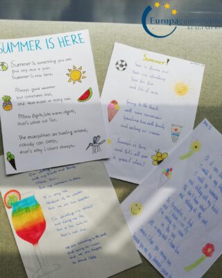 Die SchülerInnen der 3D stimmen sich im Englischunterricht mit selbstgeschriebenen Gedichten auf die bevorstehenden Sommerferien ein.
We can hardly wait for summer to come. 🌴☀️💦 #englischunterricht #summerpoetry #europagymnasiumklagenfurt